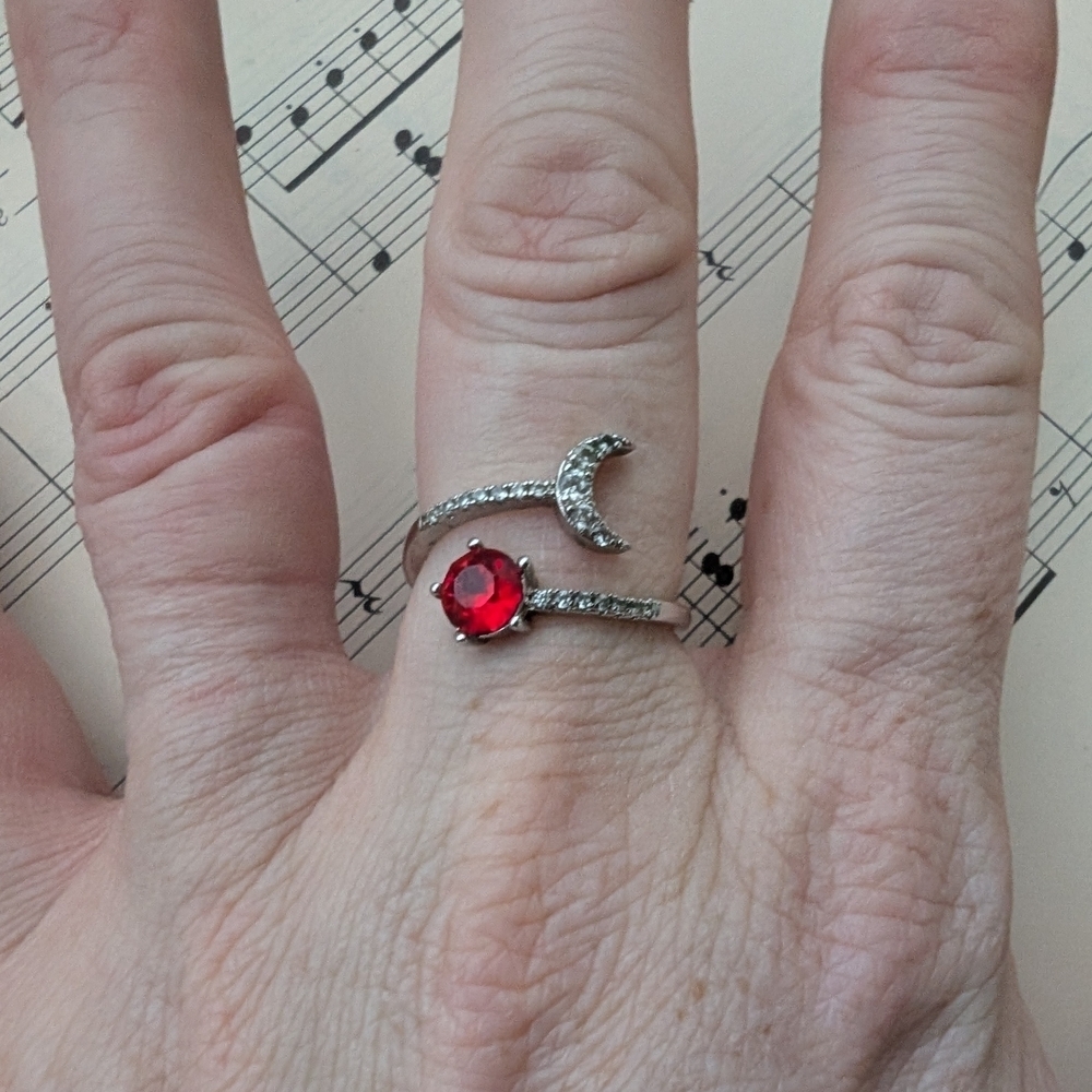 Silver and Red Gemstone Crescent Ring Size 6